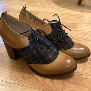 Restricted booties - Size 10